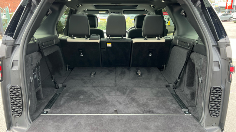 Land Rover Discovery 3.0 D300 R-Dynamic SE 5dr Auto Diesel Station Wagon